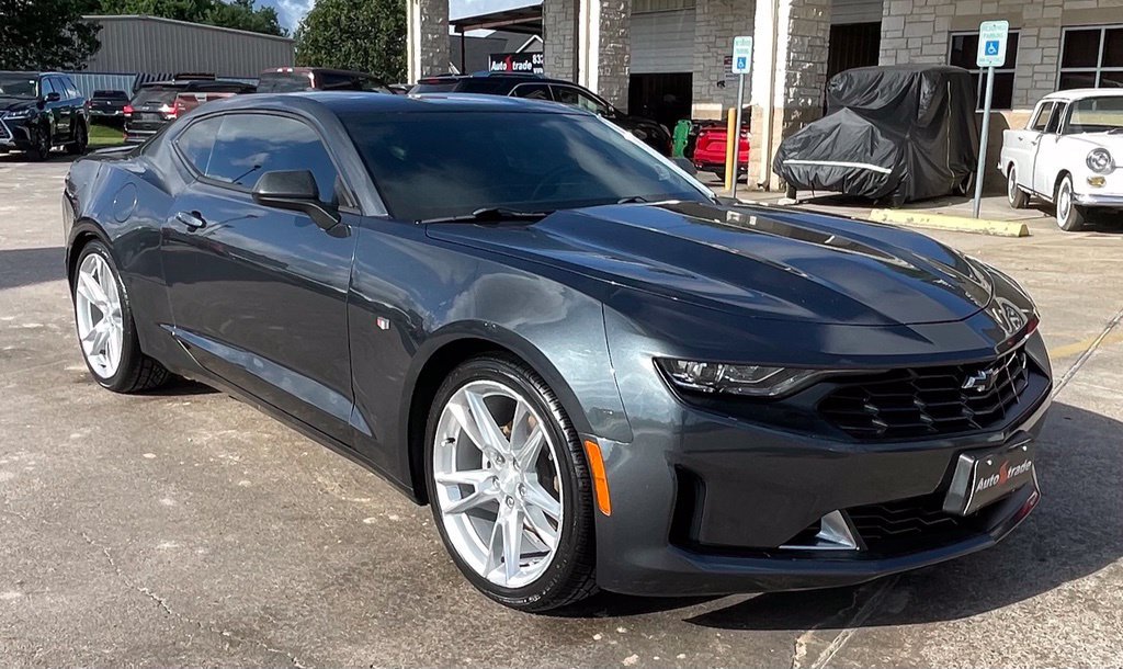 Used 2021 Chevrolet Camaro LT w/ RS Package RWD image 2