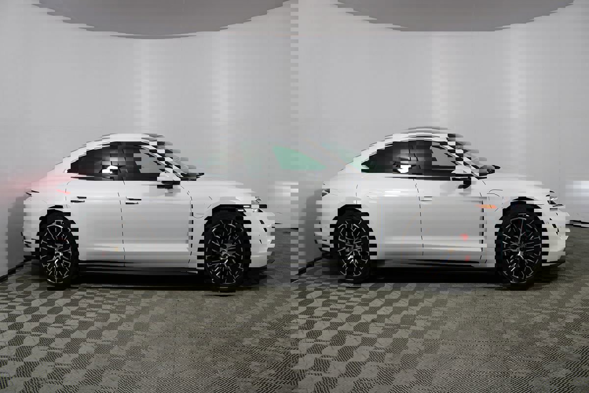 Used 2020 Porsche Taycan 4S image 51