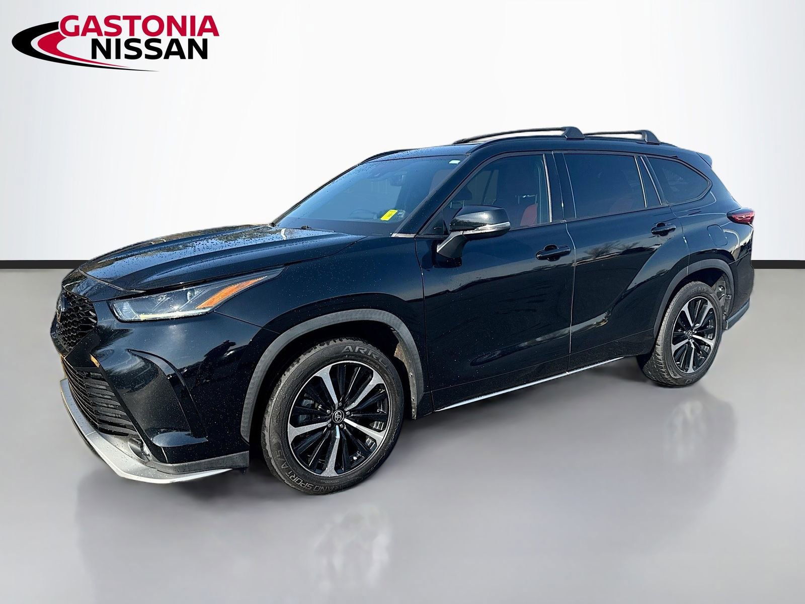 Used 2021 Toyota Highlander XSE video 3