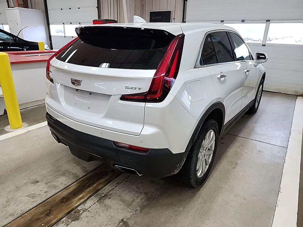 Used 2019 Cadillac XT4 Luxury w/ Trailering Package image 3