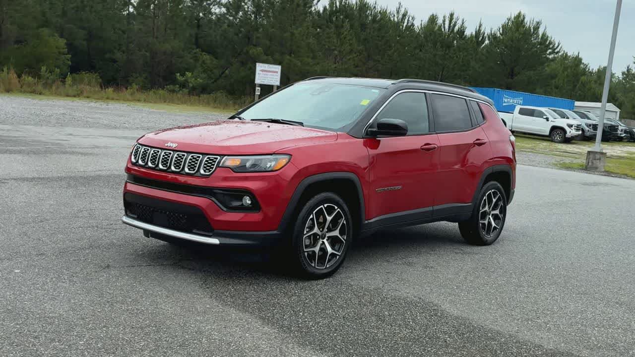 Used 2025 Jeep Compass Limited AWD/4WD image 4