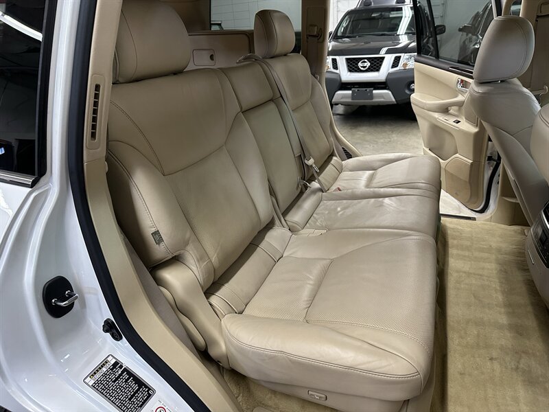 Used 2010 Lexus LX 570 4WD image 38