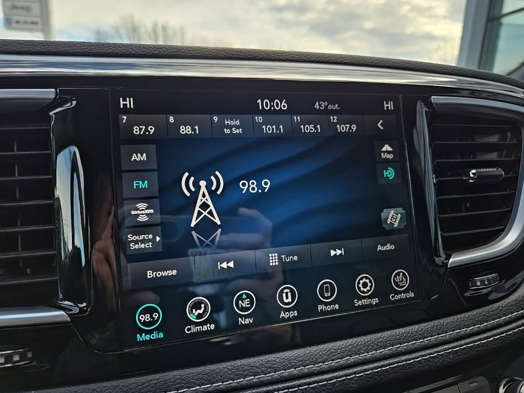 Used 2020 Chrysler Pacifica Limited w/ Advanced Safetytec Group image 53