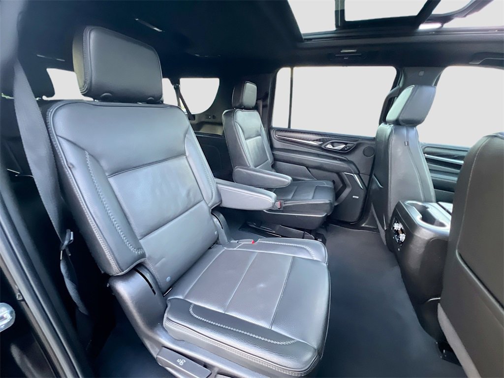 Used 2024 GMC Yukon XL Denali image 30