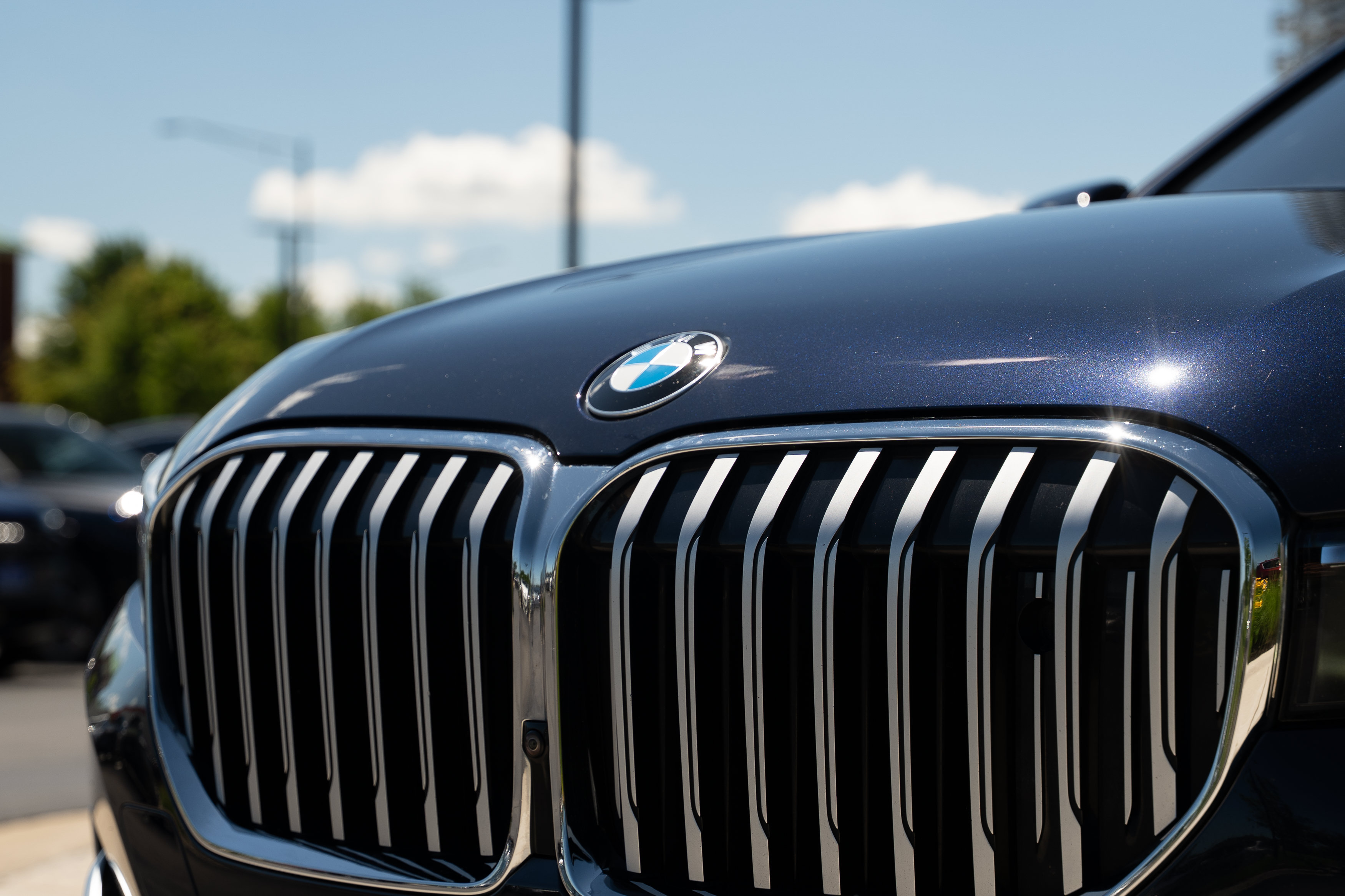 Used 2020 BMW 750i xDrive w/ Autobahn Package AWD/4WD image 41