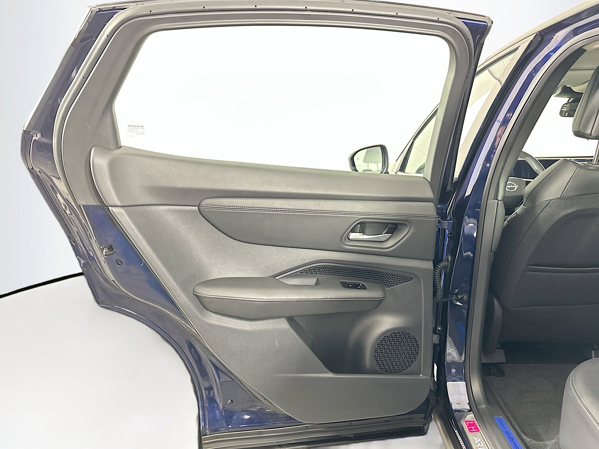 Used 2024 Nissan Ariya AWD image 26