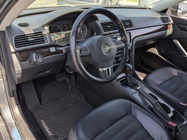 Used 2014 Volkswagen Passat TDI SEL Premium FWD image 9