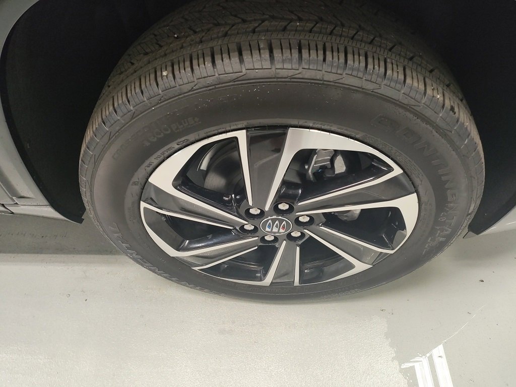 New 2026 Buick Enclave Sport Touring w/ Power Package image 4