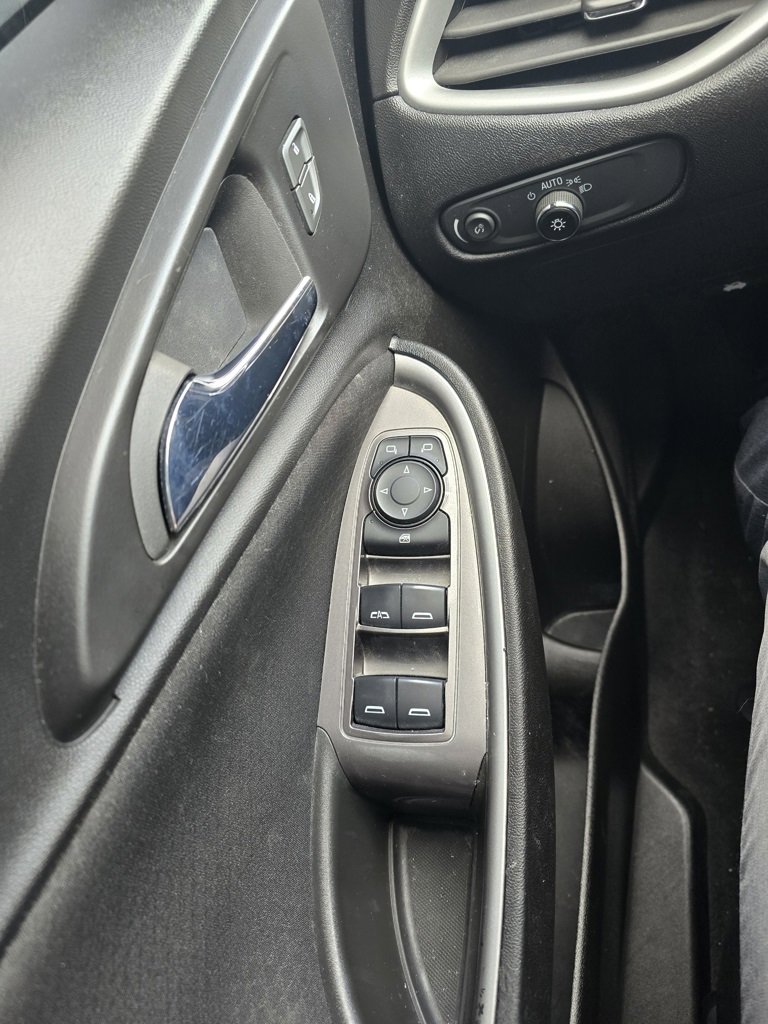 Used 2022 Chevrolet Malibu LT w/ Sport Edition image 21