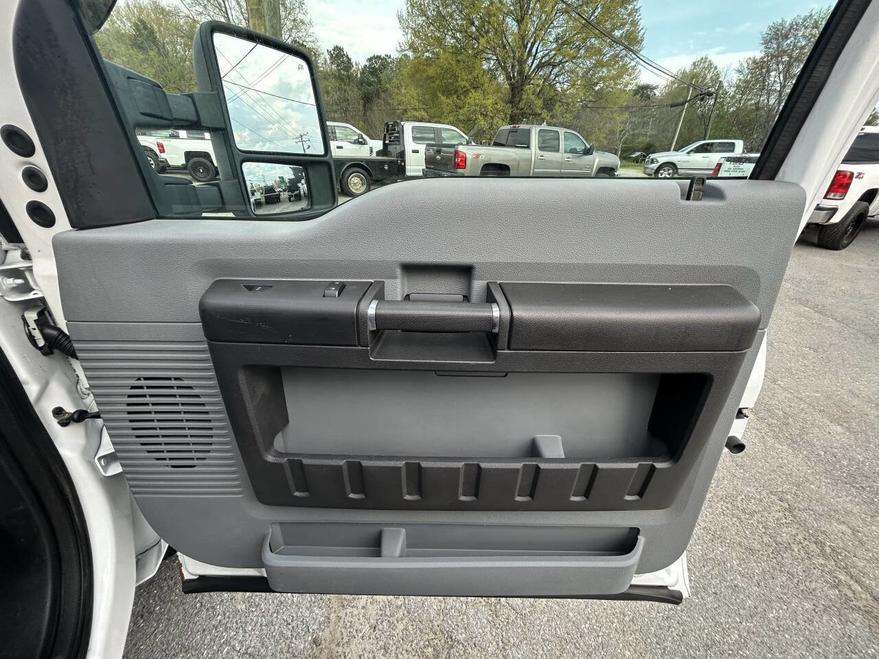 Used 2014 Ford F550 4x4 Crew Cab Super Duty image 23