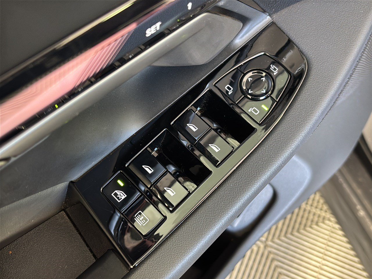 Used 2027 BMW 540i xDrive AWD/4WD image 15