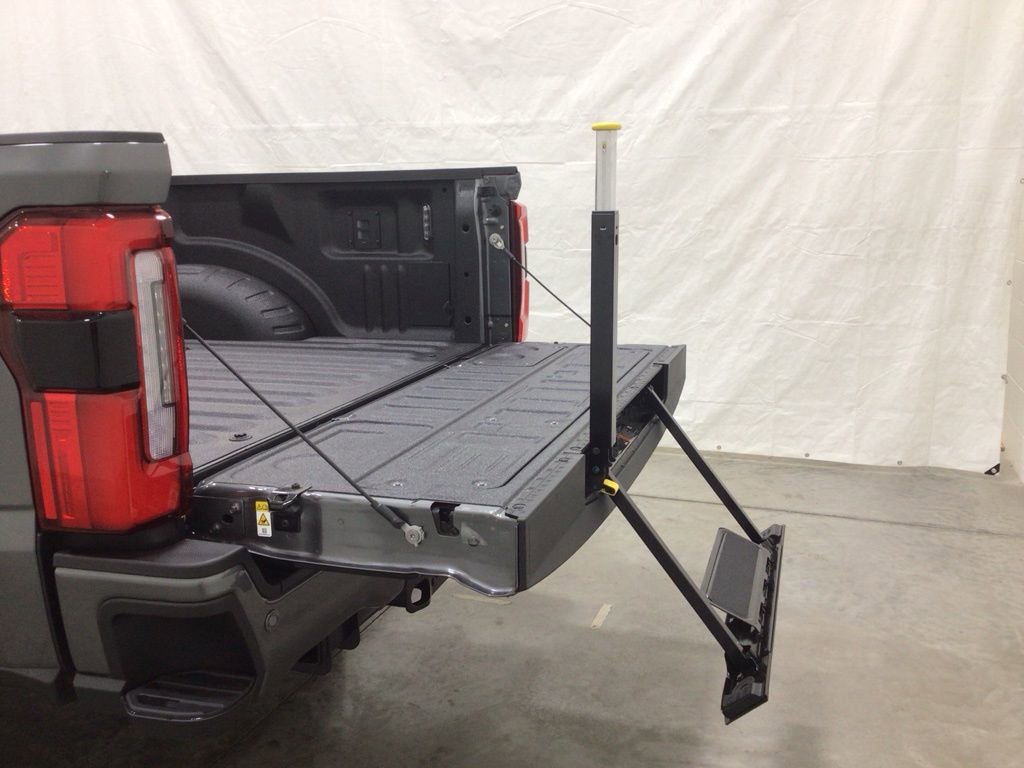 New 2026 Ford F250 Platinum image 28