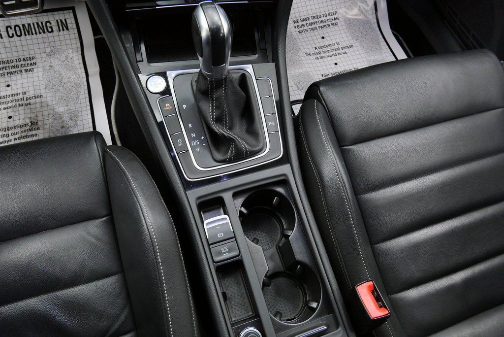 Used 2017 Volkswagen Golf R 4-Door image 31