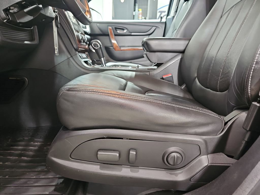 Used 2014 Chevrolet Traverse LTZ image 36