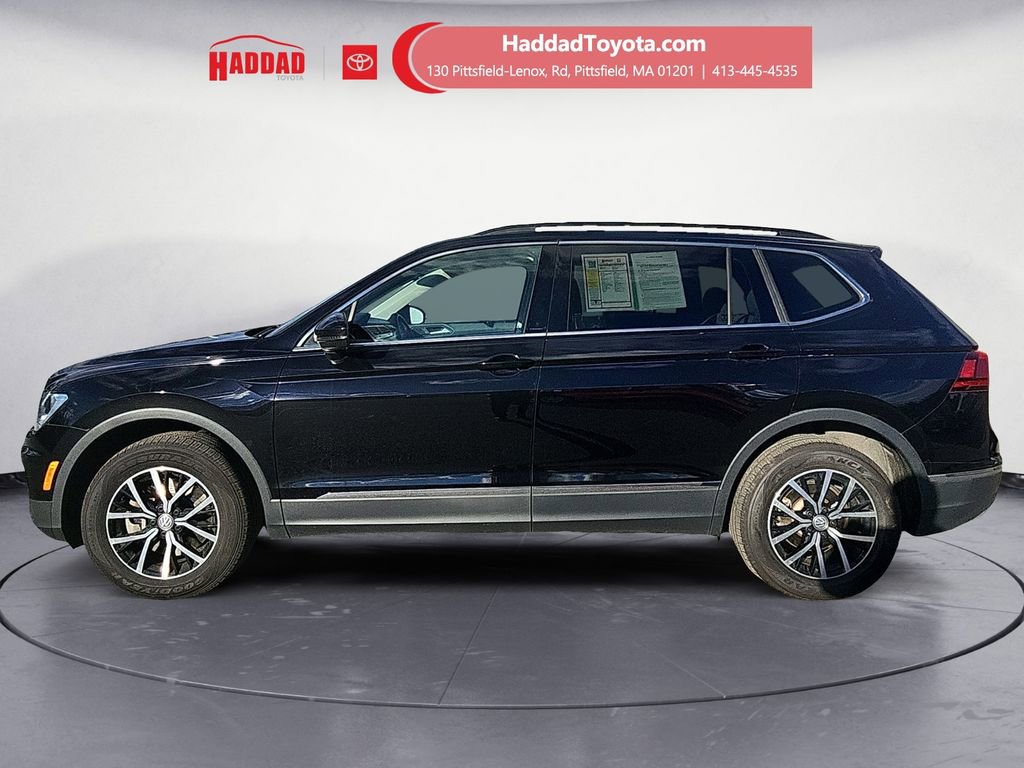 Used 2021 Volkswagen Tiguan SE w/ Panoramic Sunroof Package image 2
