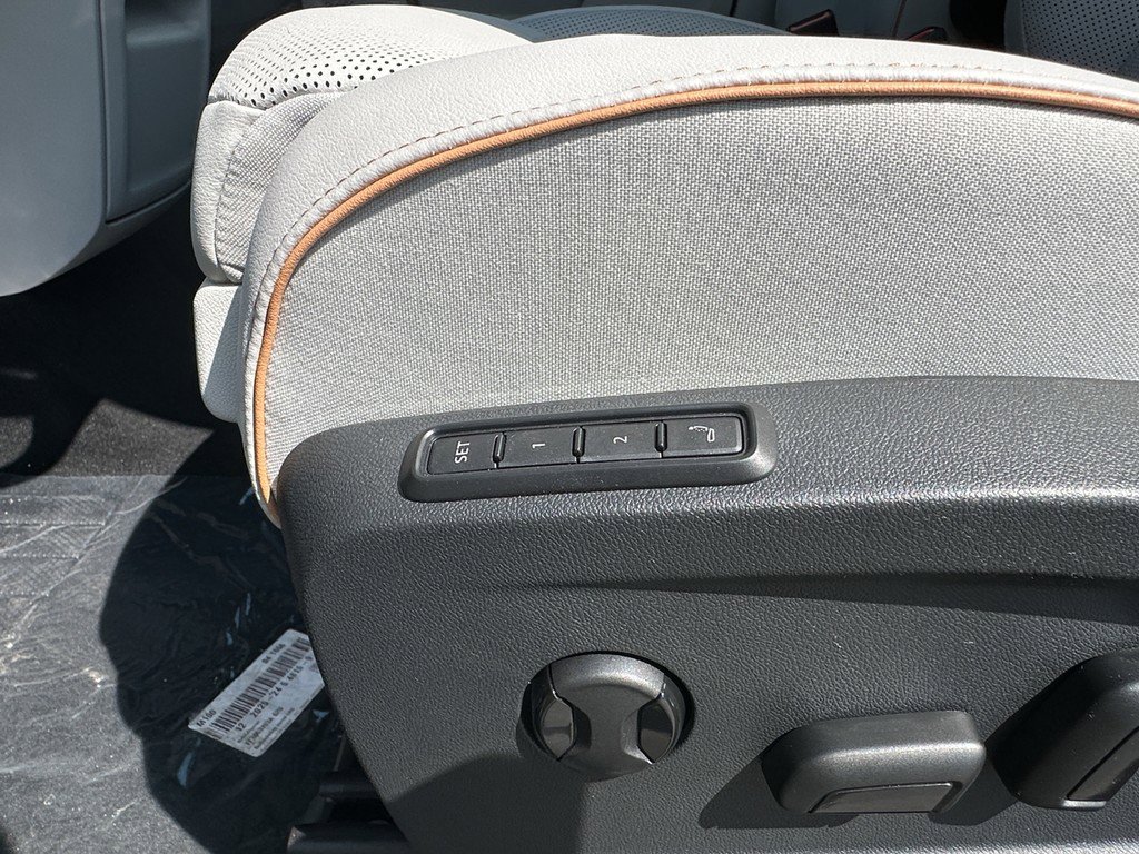 New 2025 Volkswagen ID. Buzz Pro S Plus image 24