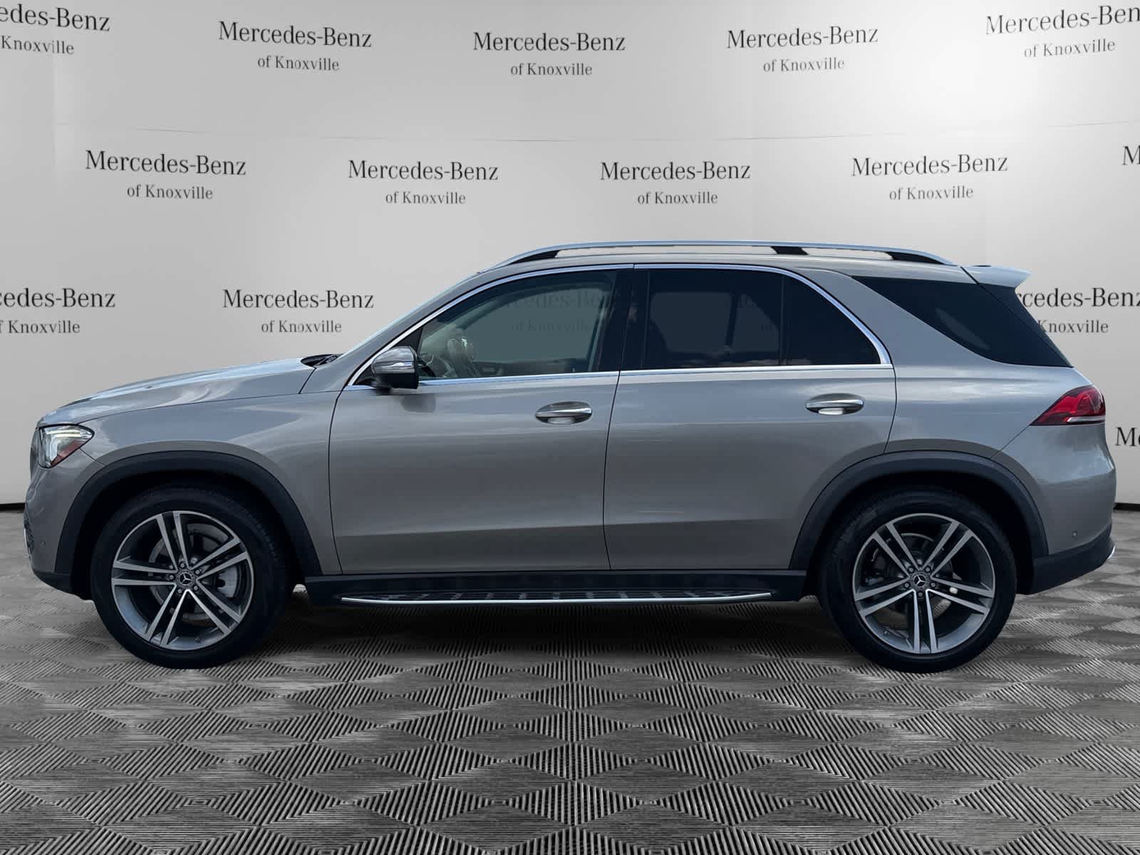 Certified 2020 Mercedes-Benz GLE 350 w/ Premium Package image 8
