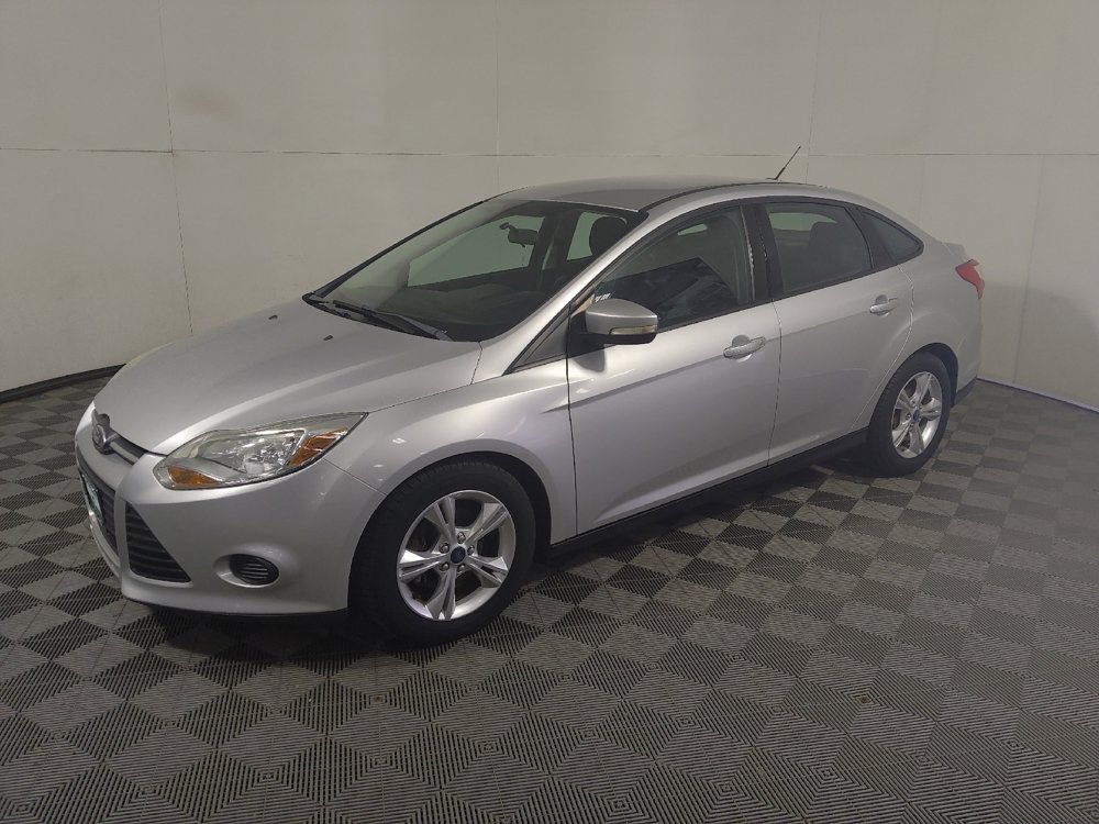 Used 2014 Ford Focus SE FWD image 2