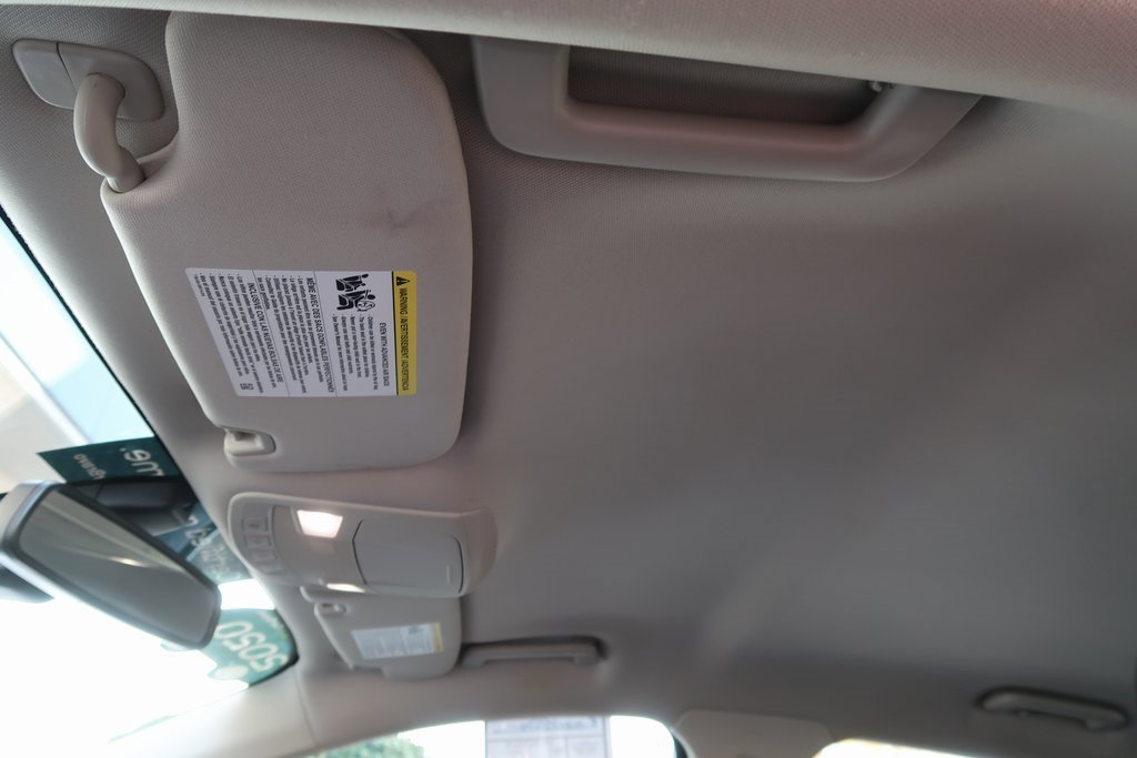 Used 2020 Ford Fusion SE image 12