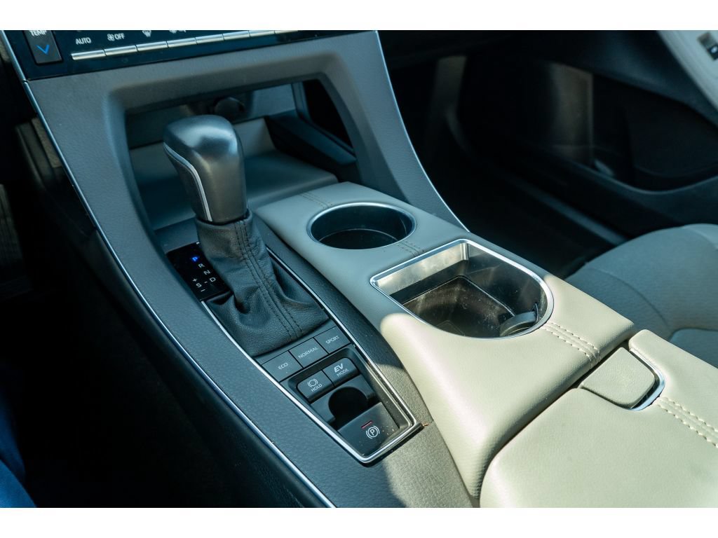 Used 2022 Toyota Avalon Limited w/ Advanced Safety Package FWD image 25