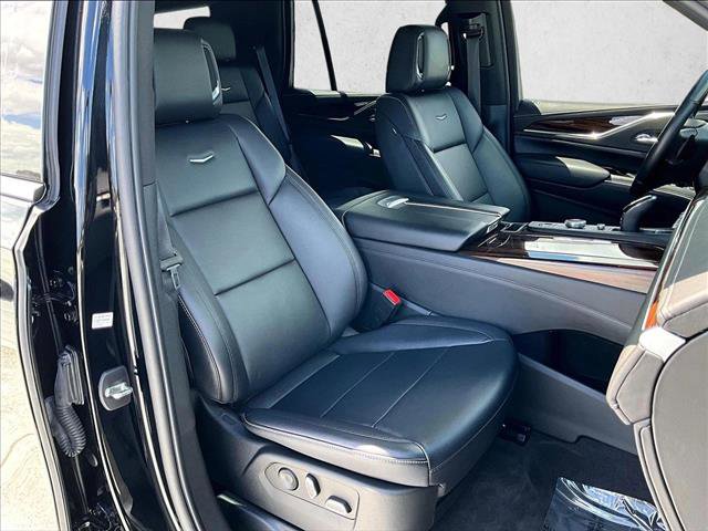 Certified 2023 Cadillac Escalade Luxury RWD image 9