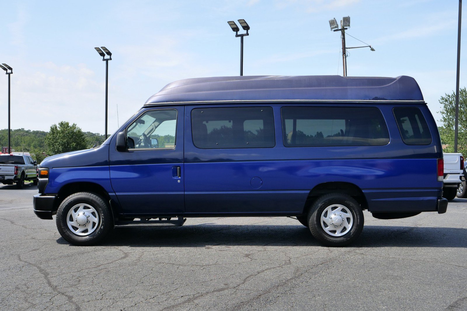 Used 2010 Ford E-250 and Econoline 250 Extended RWD image 14