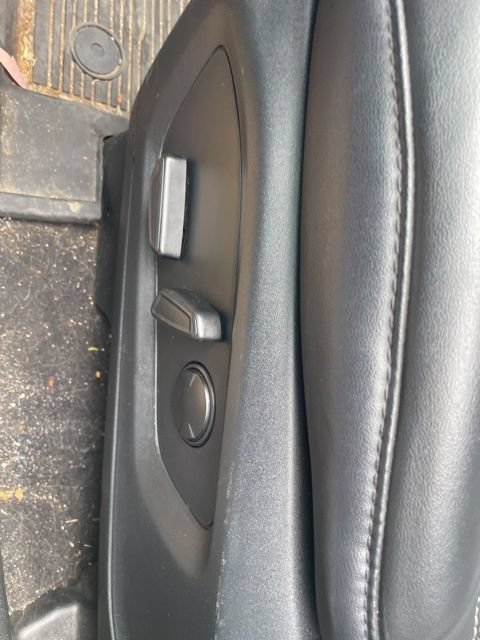 Used 2023 Ford Explorer XLT w/ Equipment Group 202A RWD image 12