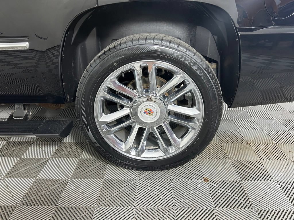 Used 2013 Cadillac Escalade Platinum AWD/4WD image 21