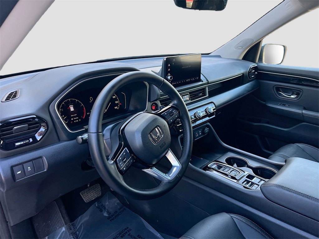 Used 2023 Honda Pilot Touring image 9