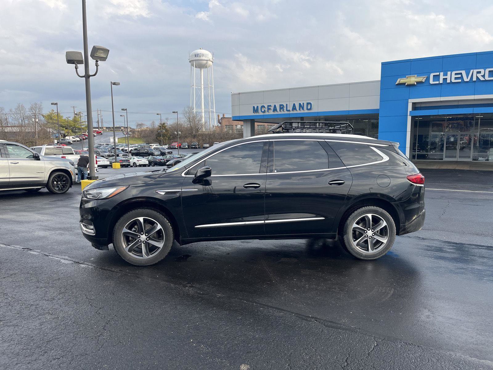 Used 2020 Buick Enclave Essence w/ Sport Touring Edition FWD image 2