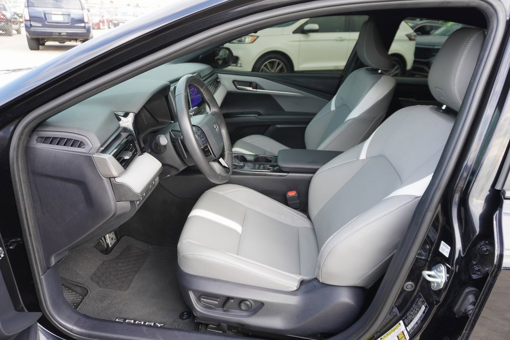 Used 2025 Toyota Camry XSE image 7