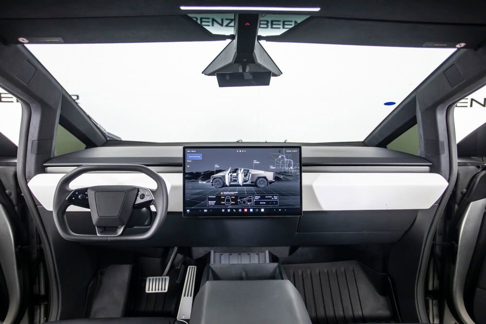 Used 2024 Tesla Cybertruck AWD Crew Cab image 28