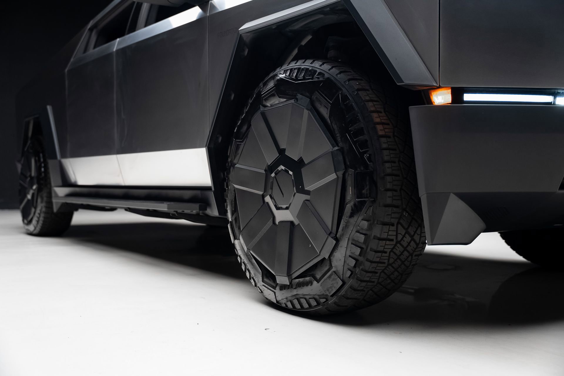 Used 2024 Tesla Cybertruck Cyberbeast AWD/4WD image 67