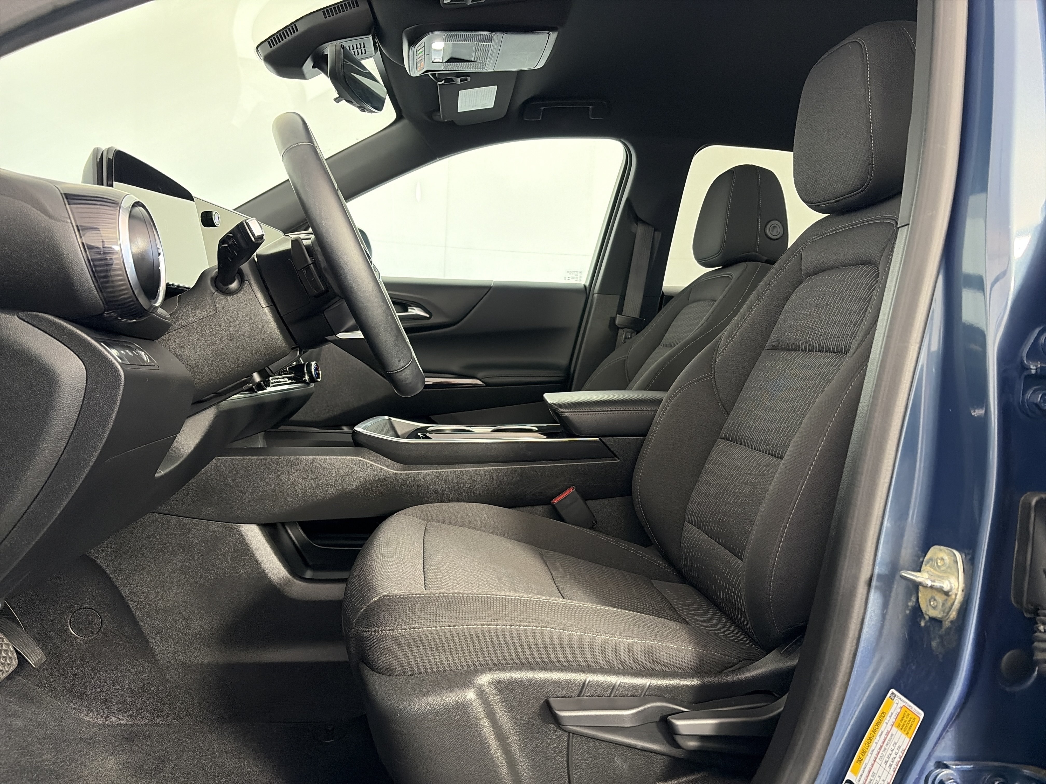 Certified 2025 Chevrolet Equinox LT w/ Safety and Technology Package AWD/4WD image 6