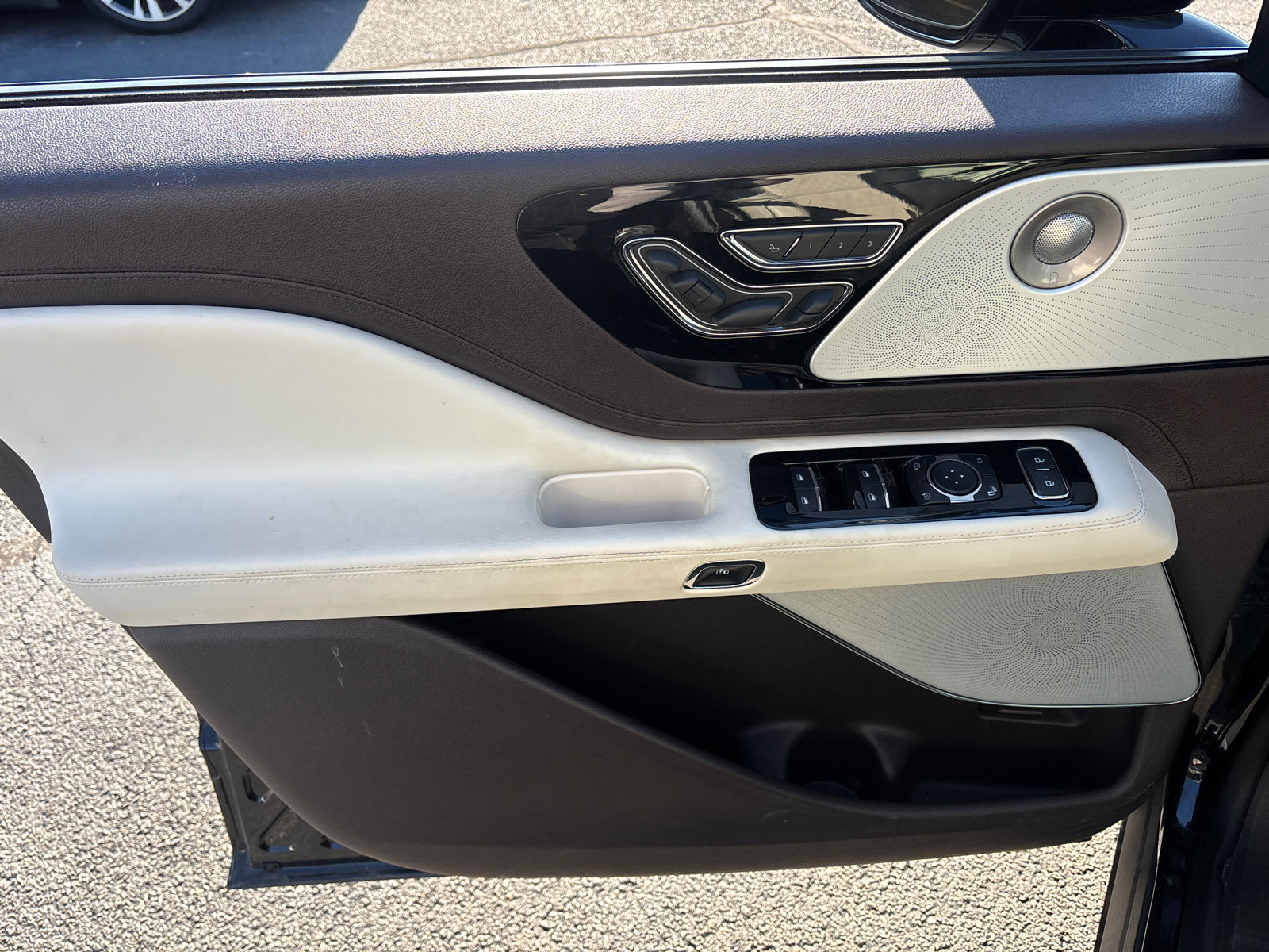 Used 2024 Lincoln Aviator Black Label w/ Jet Package image 11