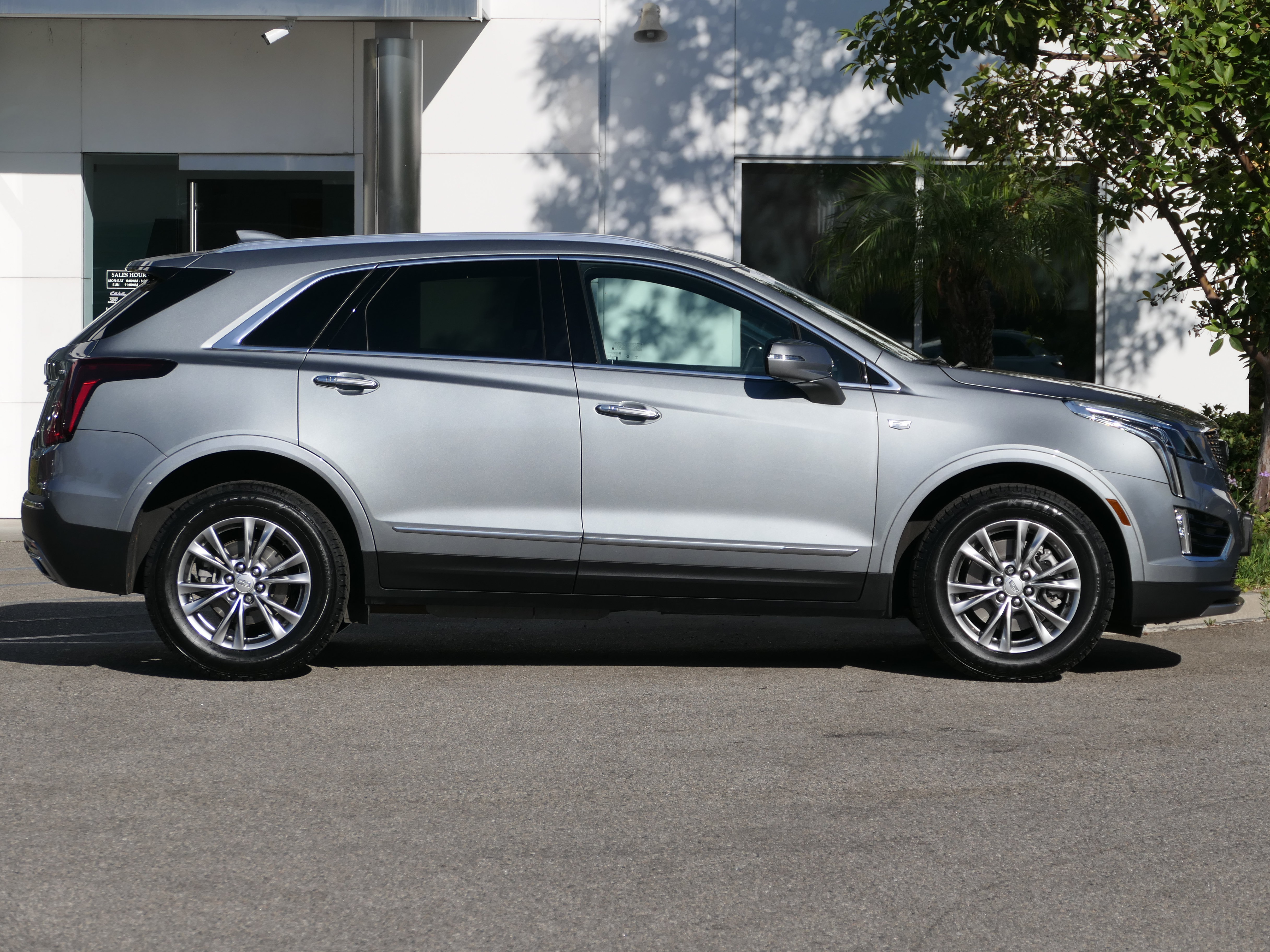 Certified 2023 Cadillac XT5 Premium Luxury FWD image 7
