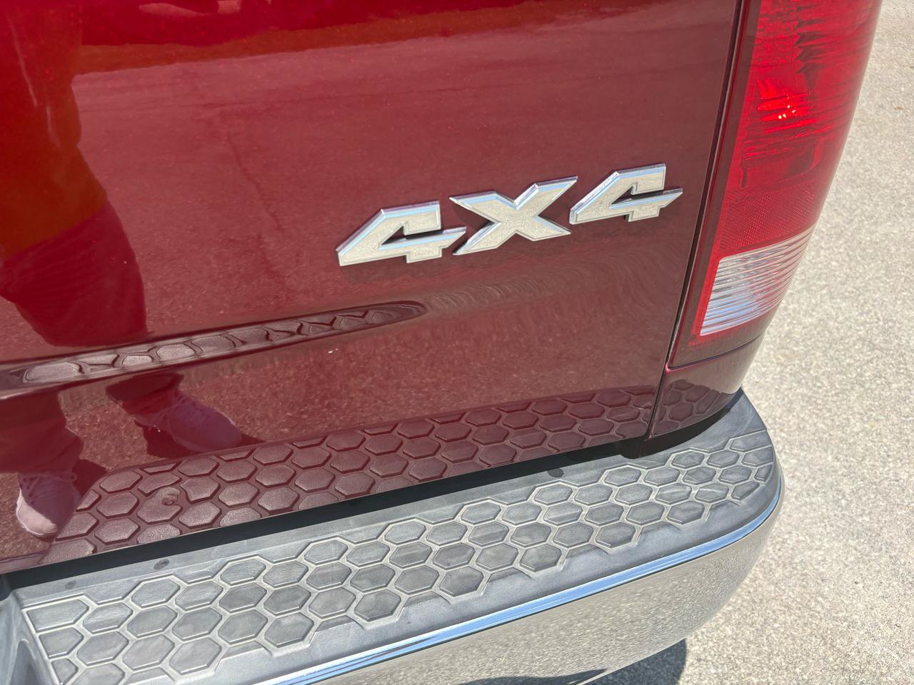 Used 2017 RAM 1500 Classic SLT AWD/4WD image 11