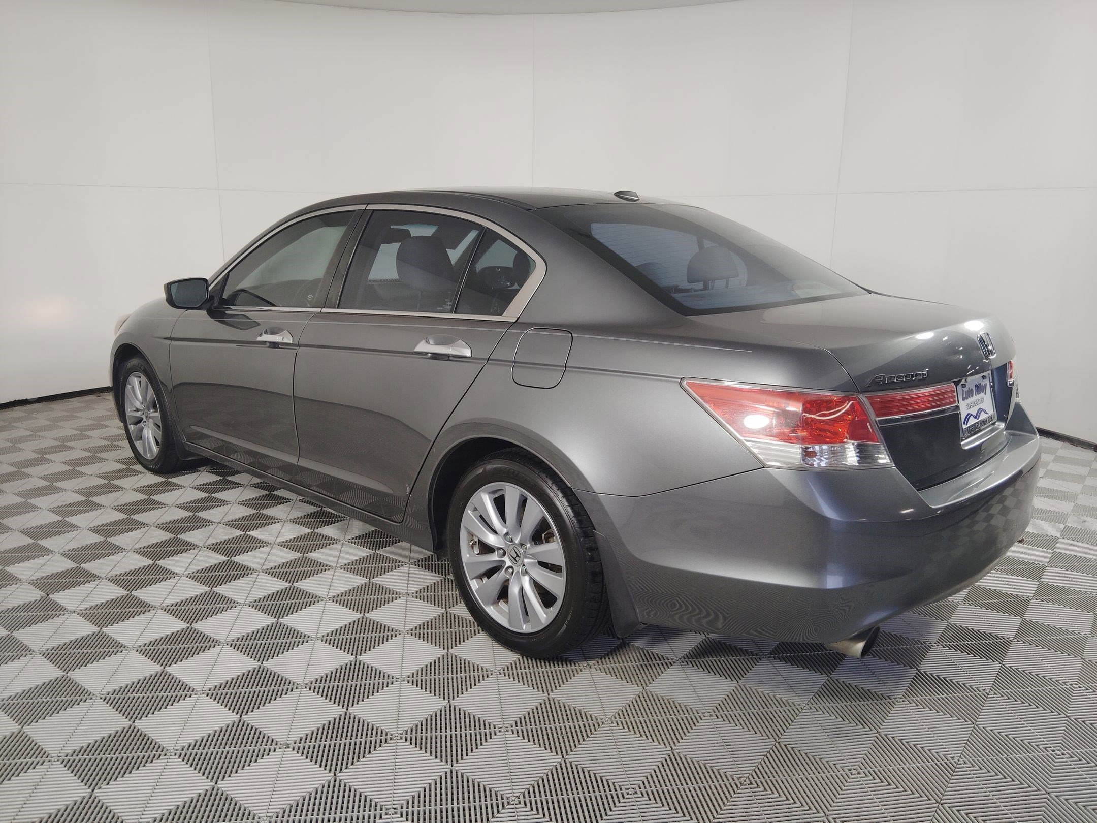 Used 2011 Honda Accord EX-L image 3