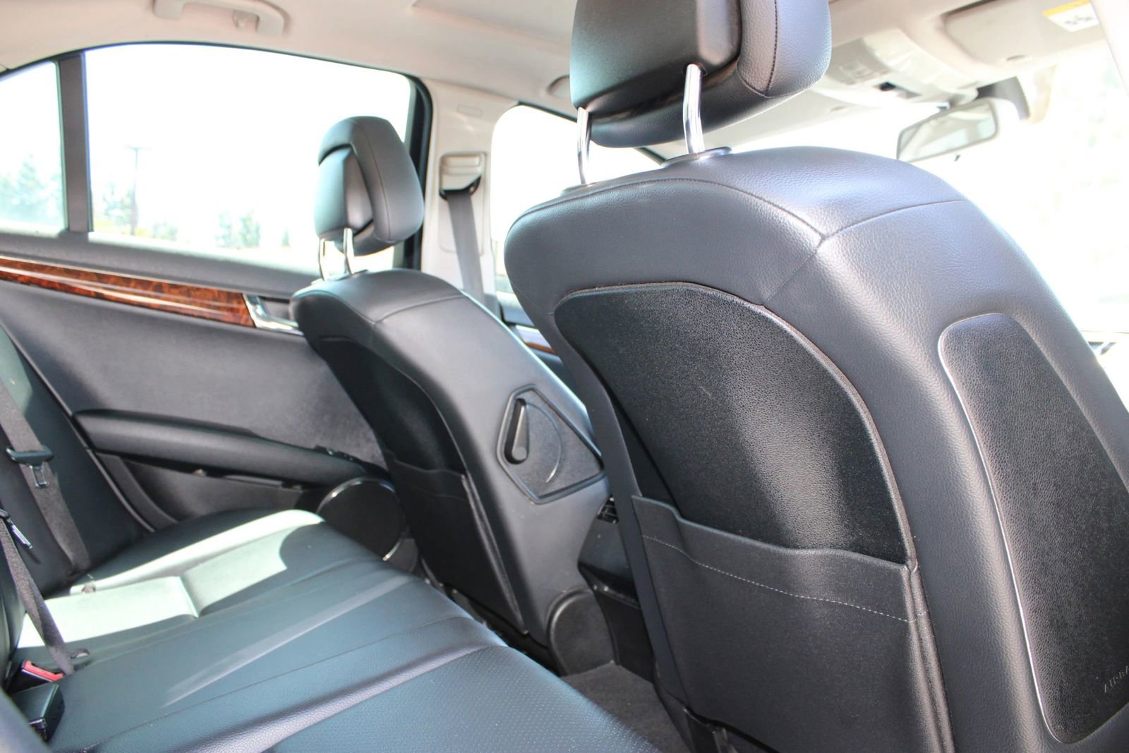 Used 2010 Mercedes-Benz C 300 Sedan image 16