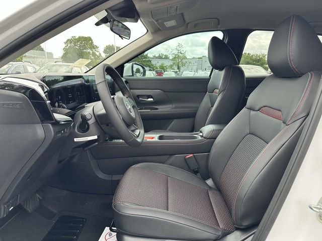 New 2025 Nissan Kicks SR FWD image 16
