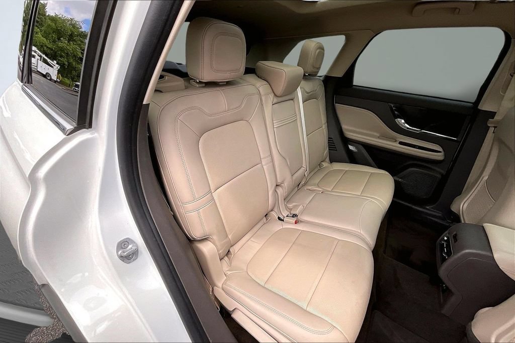 Used 2022 Lincoln Corsair FWD w/ Premium Package image 25