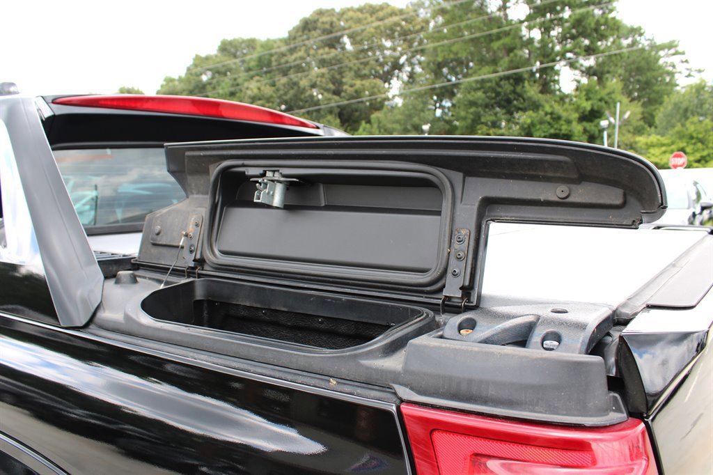 Used 2006 Cadillac Escalade EXT image 14