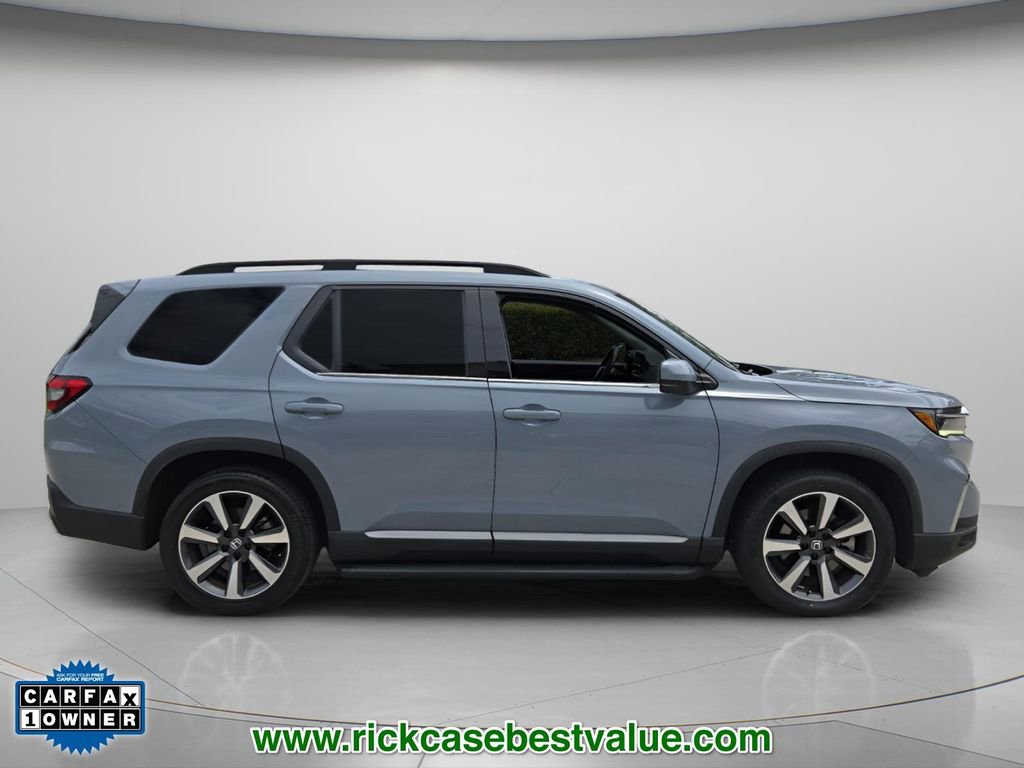 Used 2023 Honda Pilot Touring image 4