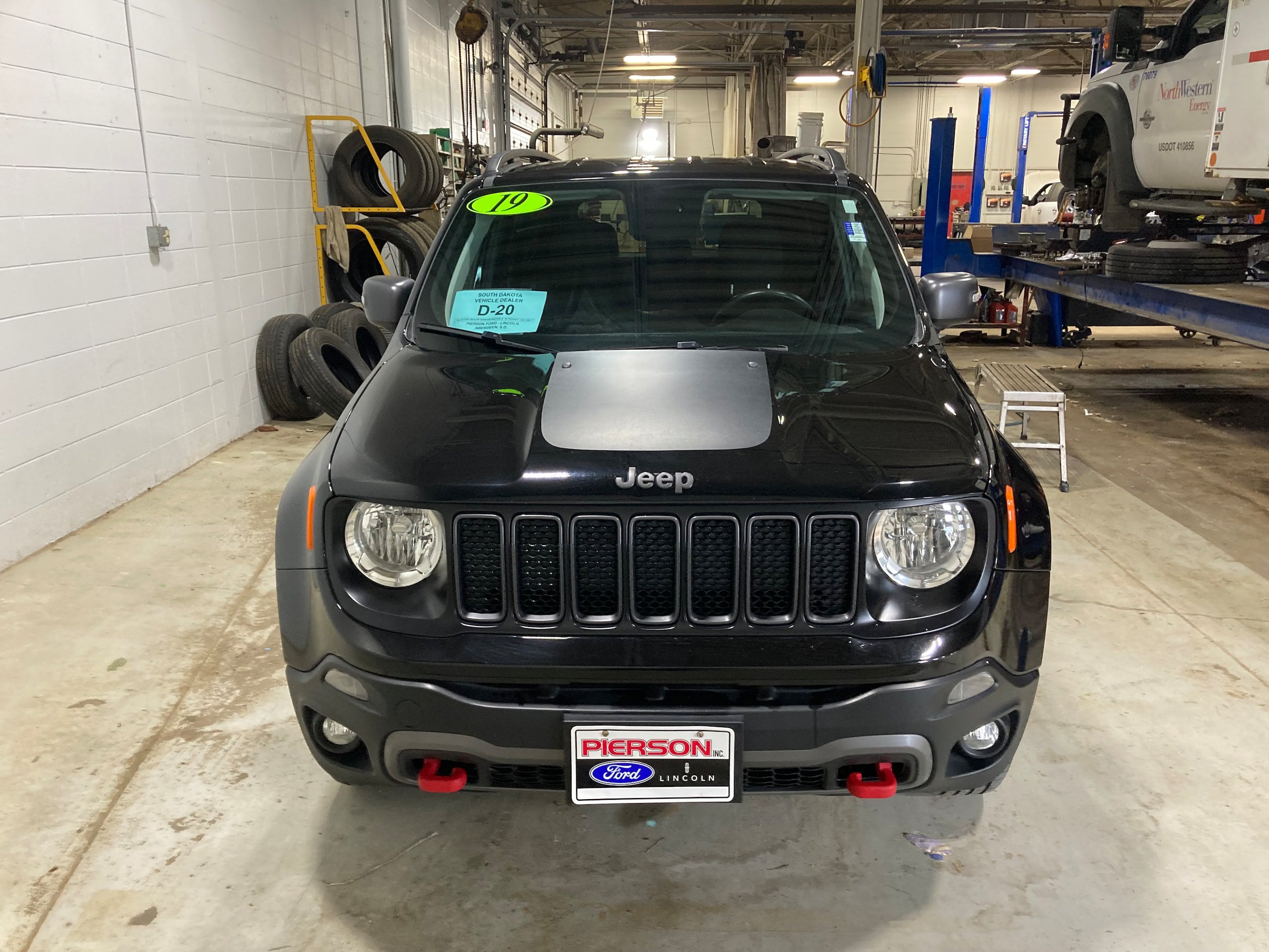 Used 2019 Jeep Renegade Trailhawk w/ Cold Weather Group II AWD/4WD image 2