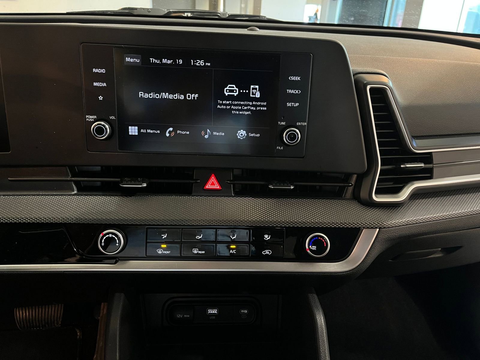 Used 2025 Kia Sportage LX image 17