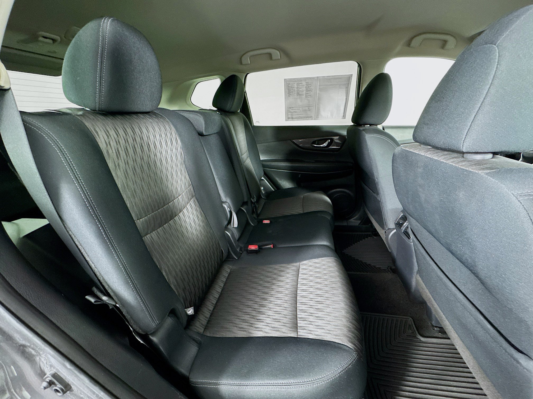 Used 2018 Nissan Rogue FWD image 25
