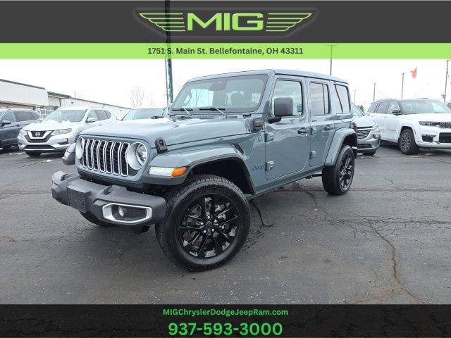 Used 2025 Jeep Wrangler Unlimited Sahara w/ Safety Group image 1