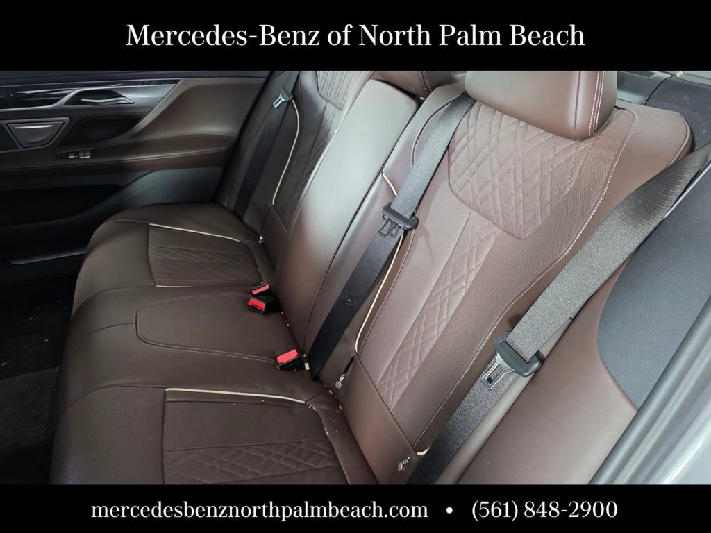 Used 2017 BMW 740i xDrive image 14