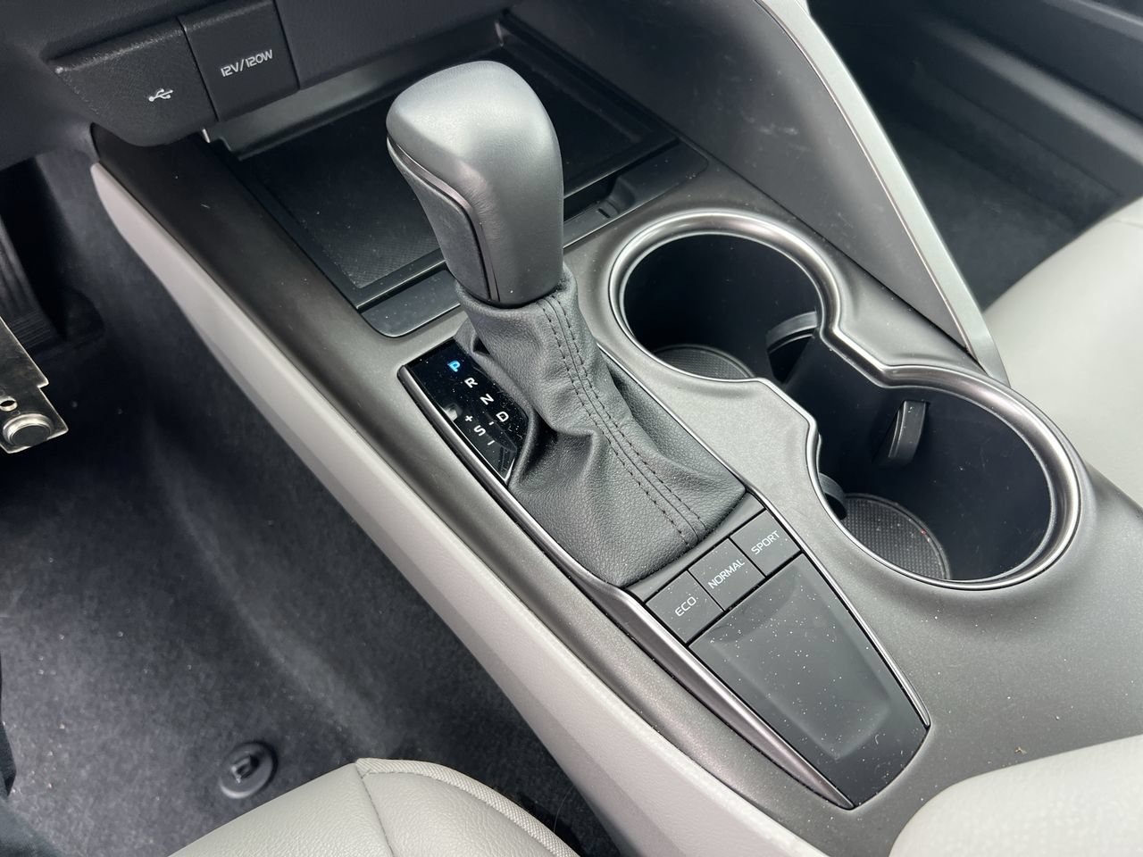 Used 2024 Toyota Camry SE FWD image 26