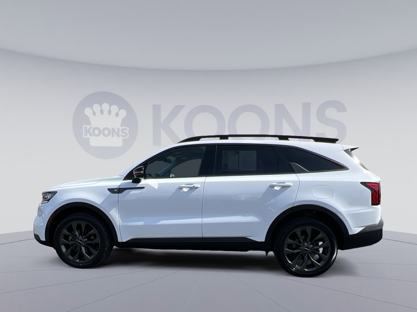 Used 2023 Kia Sorento X-Line EX image 2